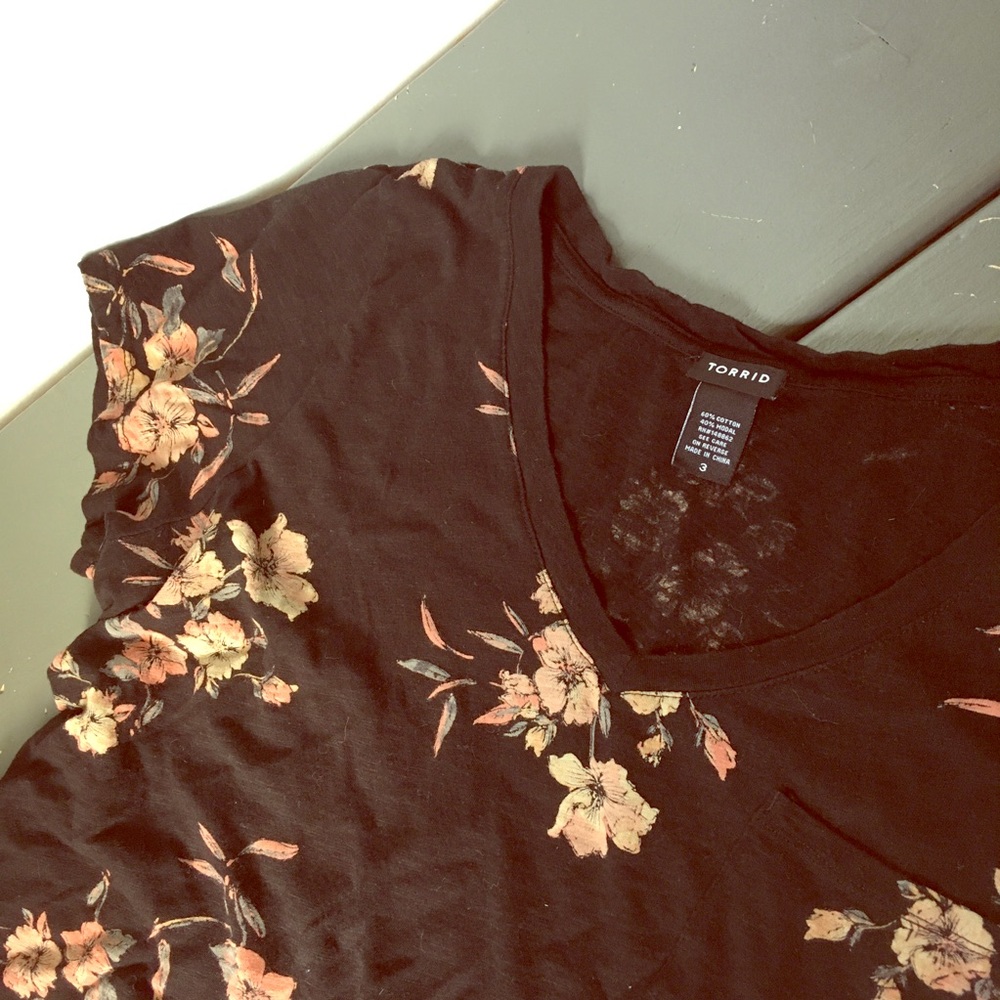 Torrid floral pocket tee